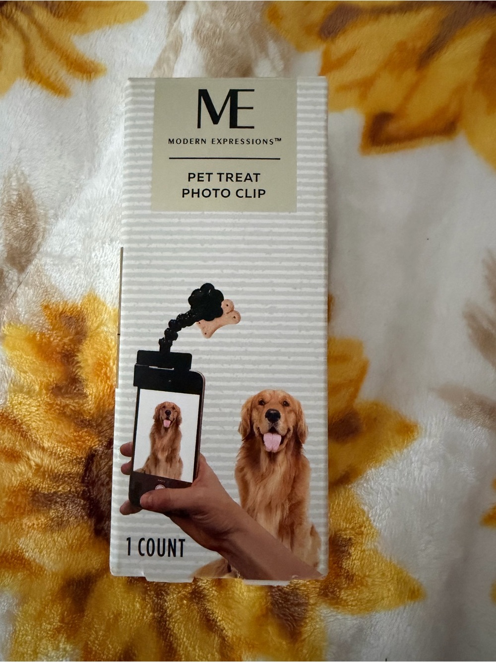 Modern Expressions Pet Treat Photo Clip Dog Cat Pet Photography Accessory NIB